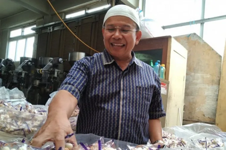 Bisnis Kacang Sukro Beromzet Miliaran