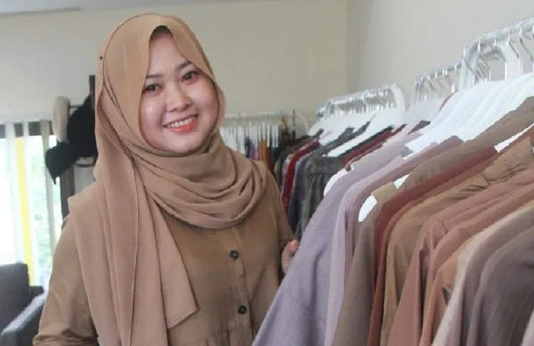 Geluti Bisnis Industri Fashion hingga Raup Miliaran Rupiah