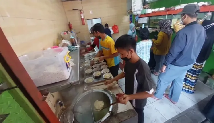 Pedagang Mie Ayam yang Raup Rp 26,5 Juta Per Bulan
