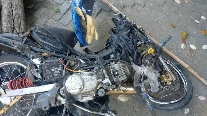 Mr X Tewas Tertabrak Kereta di Lamongan