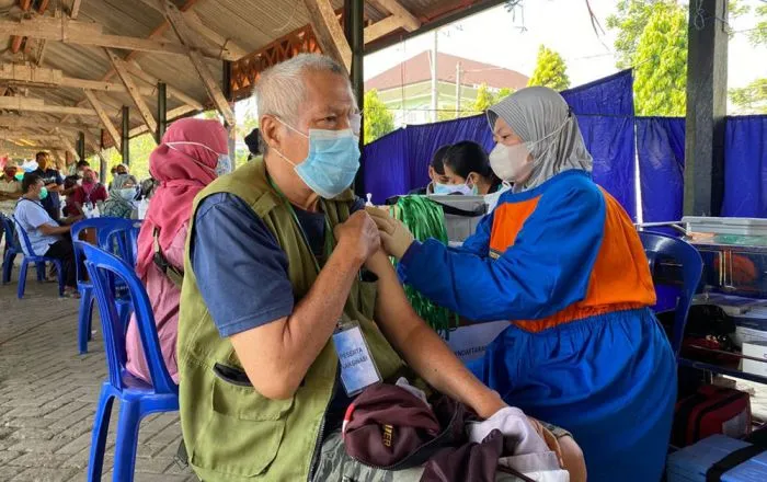Pedagang Pasar Grosir Divaksin Dosis Kedua