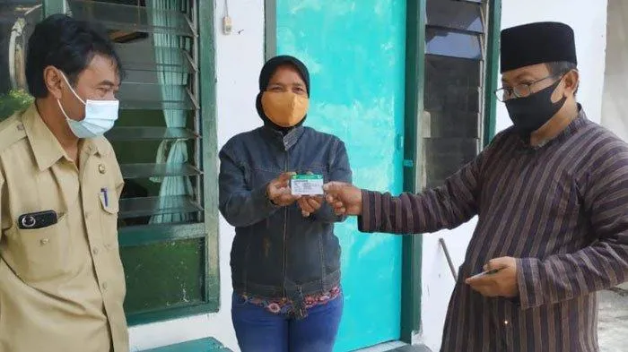 Pembagian KIS di Kediri Secara Door to Door