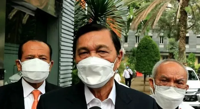 Luhut Laporkan Haris Azhar, Ibarat Truk Senggol Bemo