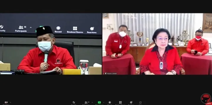Hasto Nangis, Mega Mejeng, PMI Marah