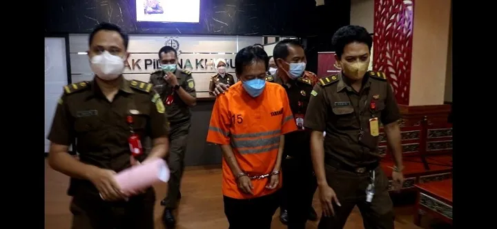 Kejati Jatim Tahan Tersangka Dugaan Kasus Kredit Fiktif Rp 23 Miliar
