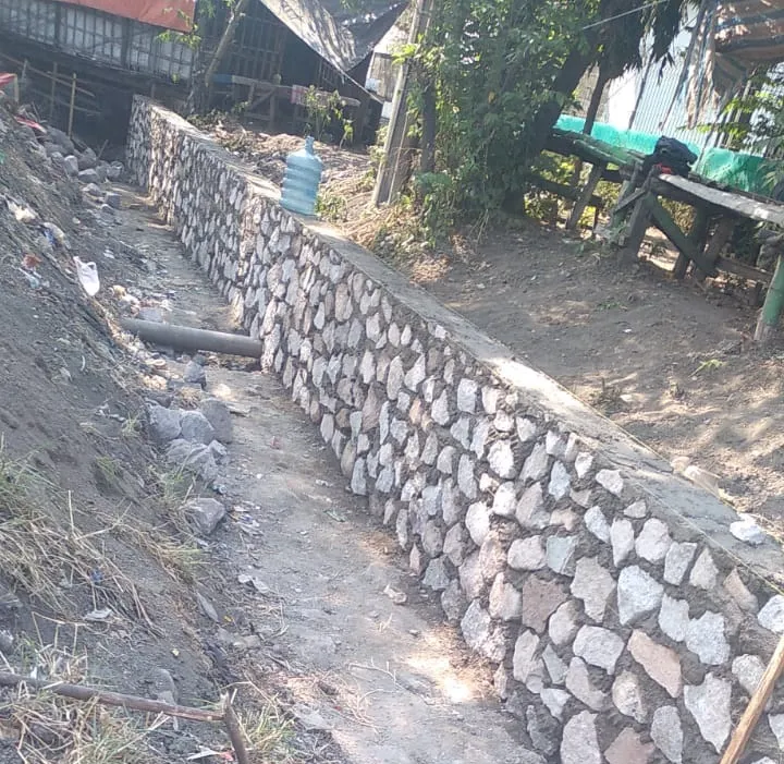 Pelaksanaan Proyek di Beji Diduga Dikerjakan Asal-asalan