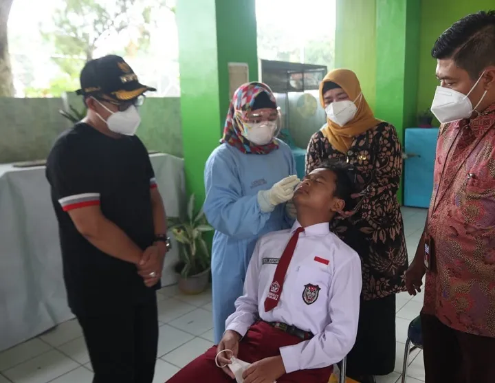 Pemkot Malang Lakukan Swab Rutin ke Sekolah