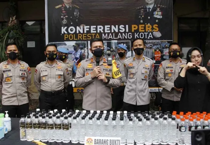 Kurir Bawa Ribuan Miras Ilegal Tak Ditahan