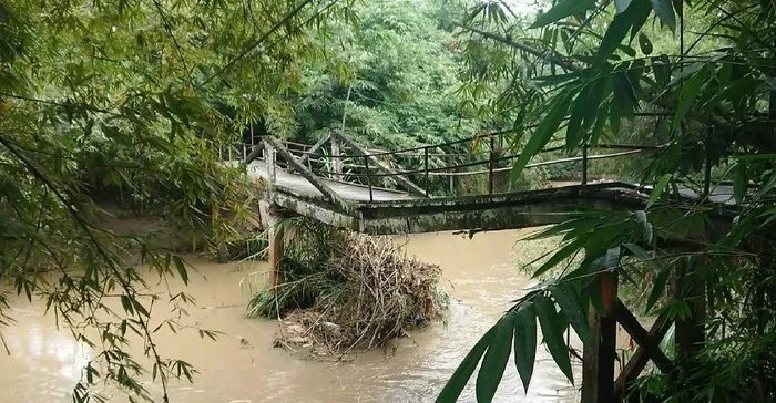 Jembatan Penghubung di Trenggalek Patah
