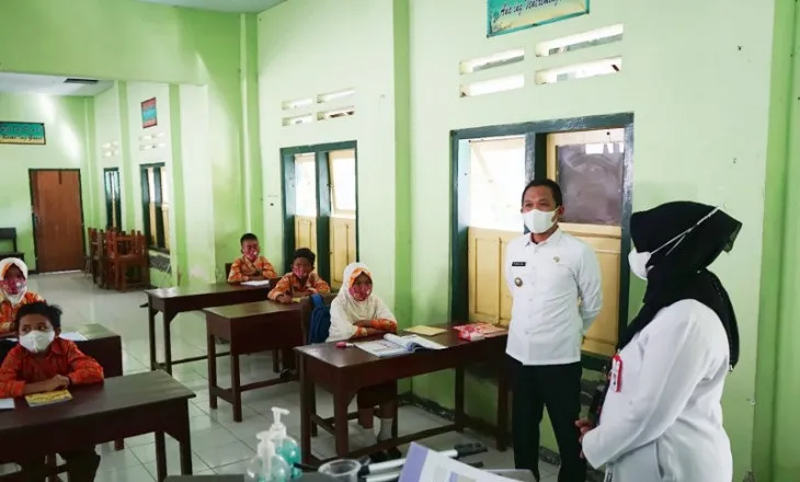 Bupati Lumajang Sidak PTM di Hari Pertama