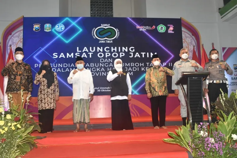 Gubernur Khofifah Launching 76 Gerai Samsat OPOP