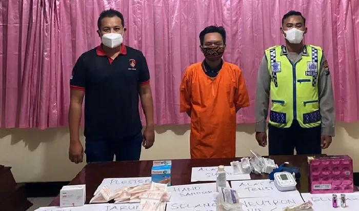 Terlilit Pinjol, Tukang Cukur Buka Praktek Suntik Pemutih