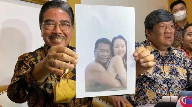 Hotma Sitompul Tuding Hotman Paris tak Beradab