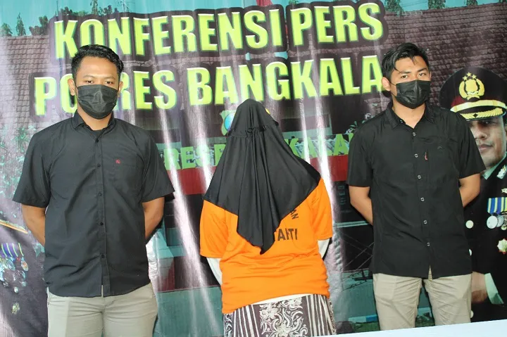 Tipu Korban Hingga Ratusan Juta Rupiah Melalui Online, Polres Bangkalan Berhasil Tangkap Pelakunya