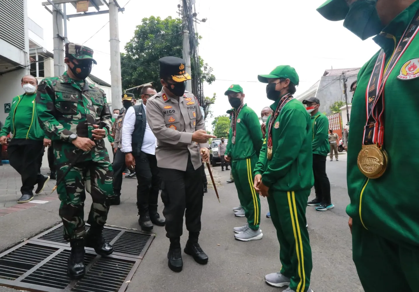 Forkopimda Cek Karantina Atlet PON Kontingen Jatim Sepulang dari Papua