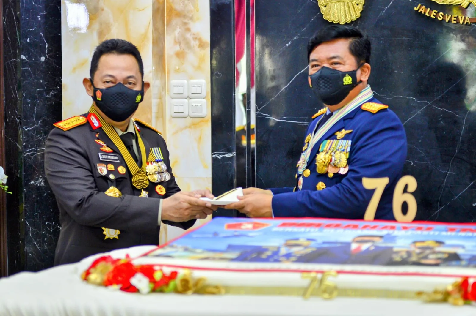 HUT ke-76 TNI, Kapolri: Sinergitas TNI-Polri Mutlak Sebagai Kekuatan Strategis
