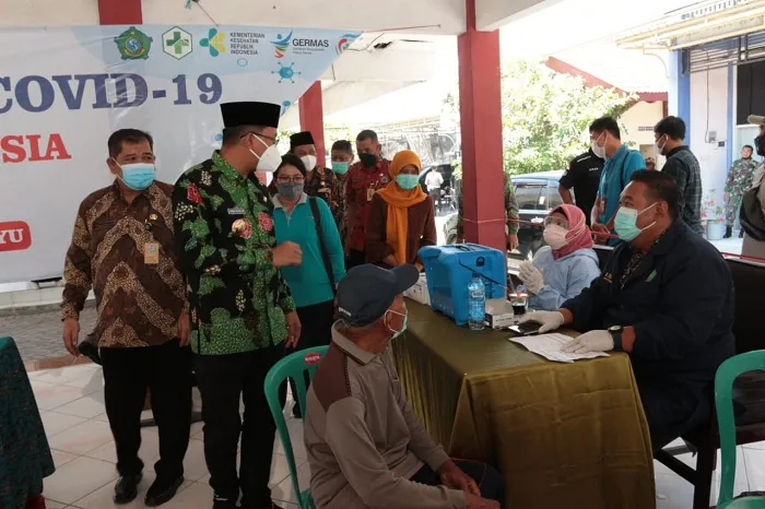 Vaksinasi Lansia Sidoarjo Dosis Pertama 40,5 Persen