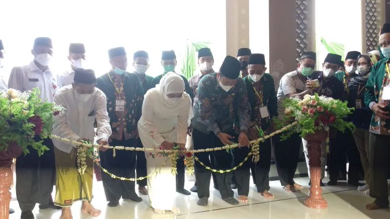 Gubernur Jatim Takjub saat Resmikan Masjid Kampung  Senilai Rp 8 Miliar