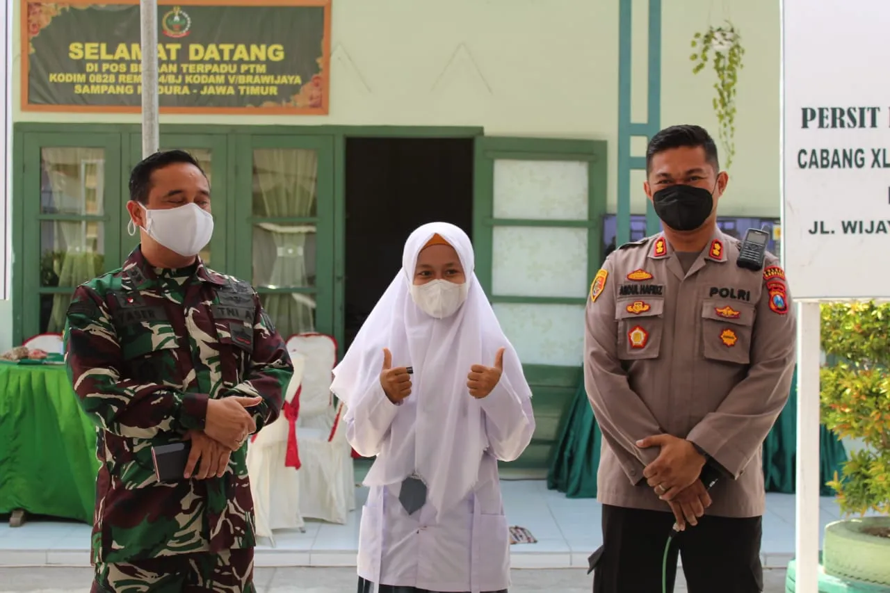AKBP Abdul Hafidz S.IK, M.Si Hadiri Bansos dan Vaksinasi Akabri 89 Di Kabupaten Sampang
