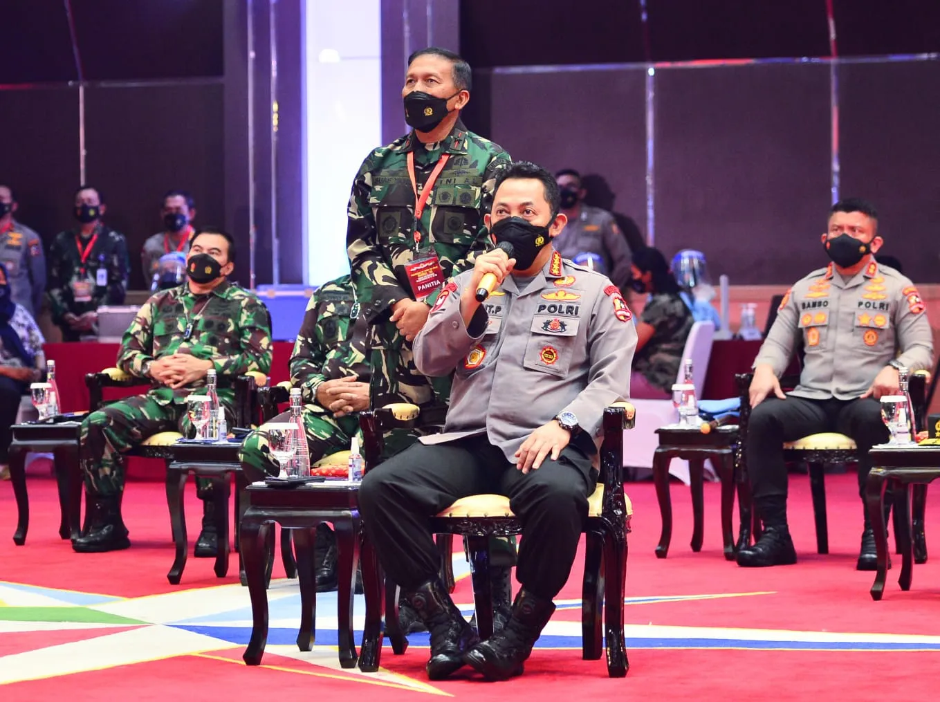 Kapolri Tekankan TNI-Polri Terus Bersinergi Wujudkan Target Vaksinasi Presiden Jokowi