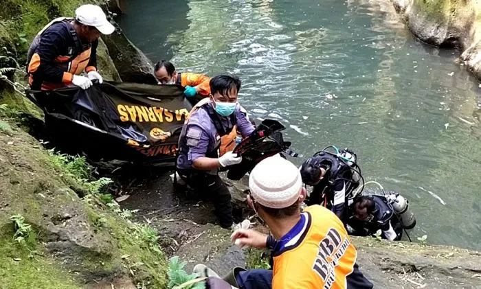 Pelajar SMK Tenggelam di Sungai Kali Biru Kediri