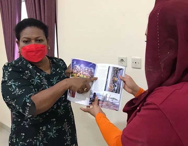 Bertemu Dorlinceu Meheu, Yenny Wahid: Perempuan Papua Perempuan Tangguh