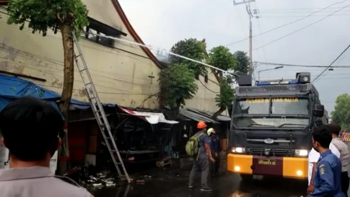 Klenteng Poo An Kiong di Blitar Terbakar Hebat