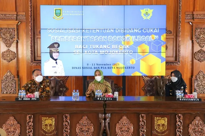Giliran Tukang Becak Miji dan Mentikan Digempur Sosialisasi Rokok Ilegal