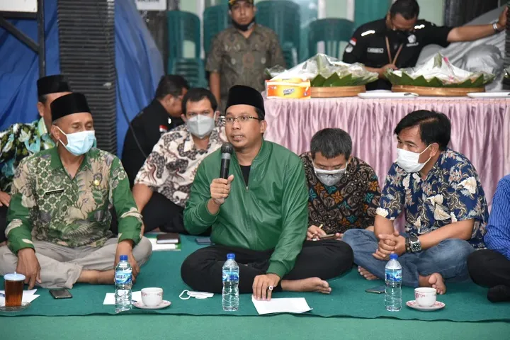 Tak Berizin, Bupati Gus Muhdlor Tutup Industri Tepung Limbah Bulu Ayam