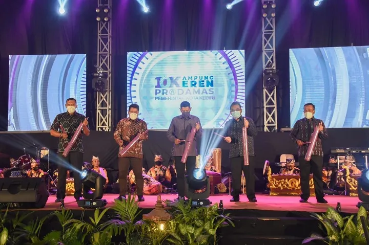 Wali Kota Kediri Luncurkan 10 Kampung Keren Prodamas