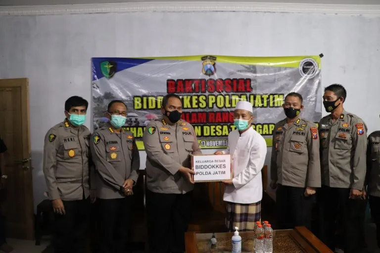 Kabid Dokkes Polda Jatim Laksanakan Bakti Sosial di Panti Asuhan Ar-Ridlwan Kota Batu