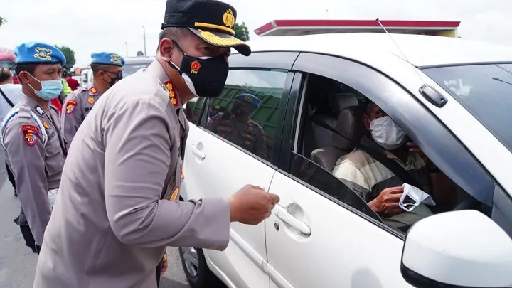 Operasi Zebra Semeru 2021, Polresta Sidoarjo Edukasi Pengendara dan Sediakan Vaksinasi