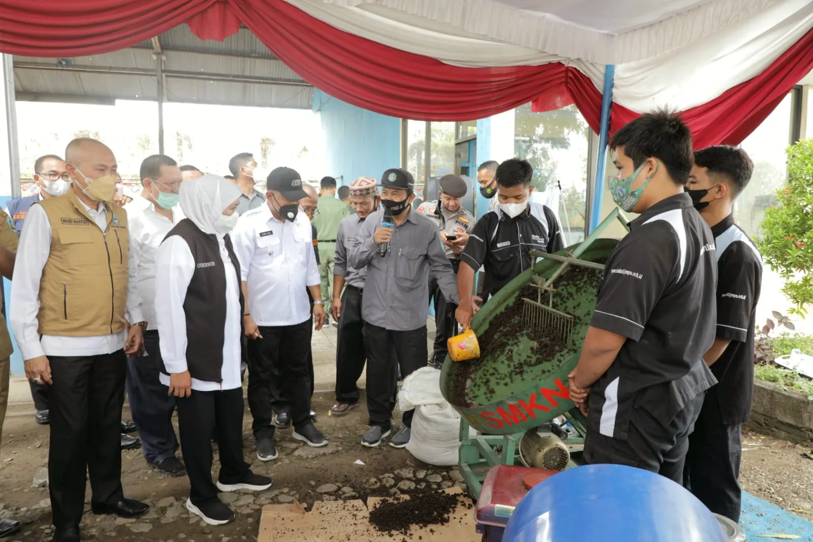 Berhasil Olah Pupuk Organik Granula, SMKN di Ponorogo dapat Apresiasi Gubernur Khofifah
