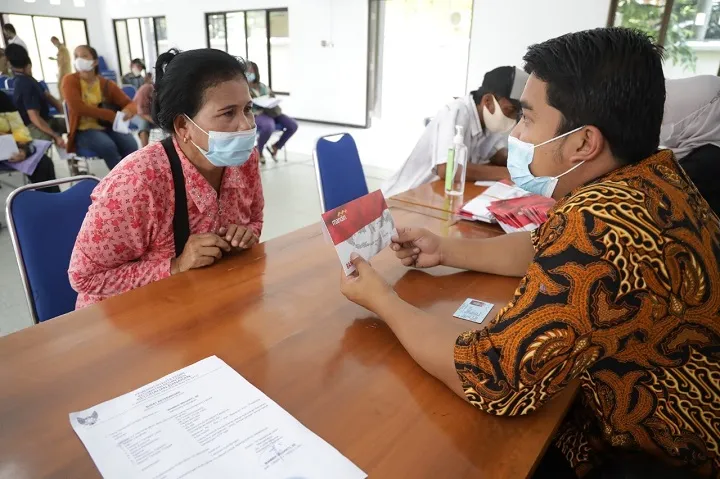 7921 KPM di Kota Kediri Terima Bantuan Kartu Sembako Susulan