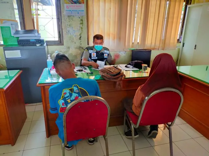 2 Pelajar Mesum Digerebek Warga