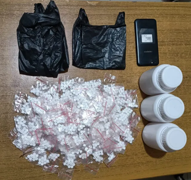 Rumah Pengedar Narkoba Digerebek, Ribuan Pil Dobel L Diamankan