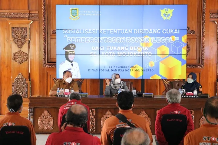 Berantas Rokok Ilegal, Pemkot Mojokerto Turut Gandeng Tukang Becak