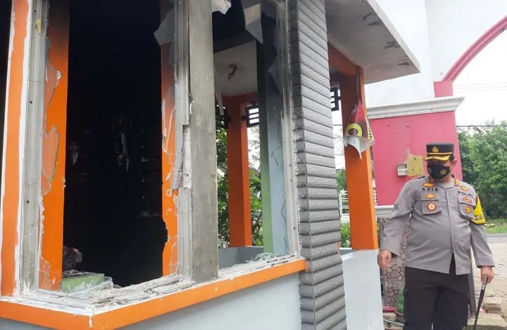 Belasan Rumah hingga Motor di Gersik Dirusak Pesilat