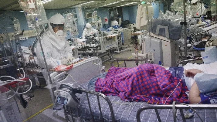 Menlu Retno, Minta WNI tidak Bepergian ke Luar Negeri Dulu