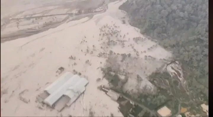 "Awas Letusan-letusan dari Sungai"