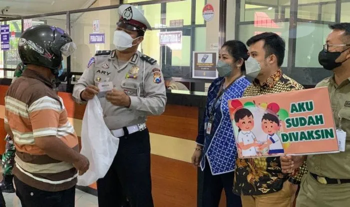 Satlantas Polres Batu Bagi-bagi Doorprize