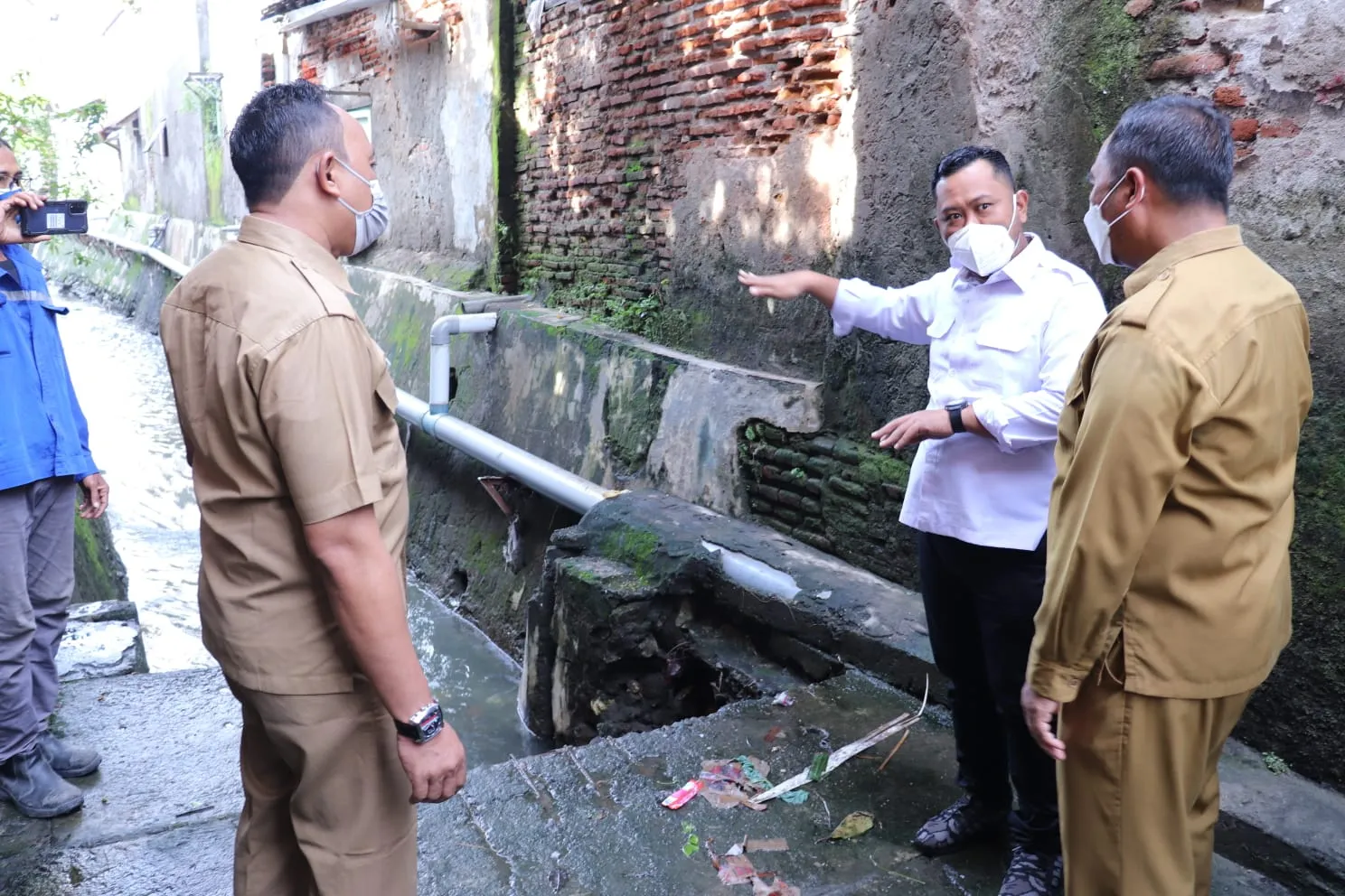 Paska Banjir, Gus Yani Perintahkan Pengerukan Drainase Sepanjang Jalan Samanhudi