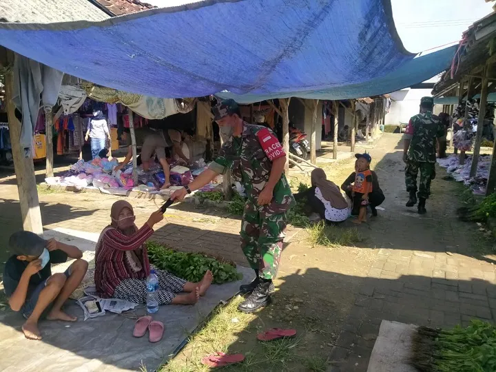 Blusukan ke Kampung Ajak Masyarakat Terapkan Prokes