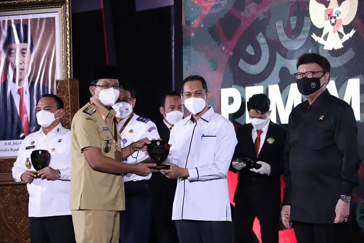 Gencar Benahi Birokrasi, Pemkab Sidoarjo Raih Penghargaan Kementerian PAN-RB