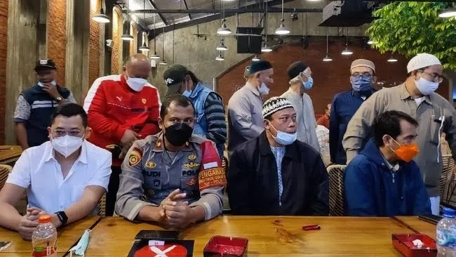 Terjadi di Jakarta, Pesta LGBT, Hadirkan 3 Penari Pria Muda