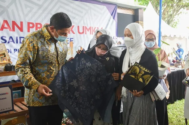 Peringati Hari Disabilitas Internasional, Wali Kota Kediri Buka Bazar dan Pameran Produk UKM Disabilitas