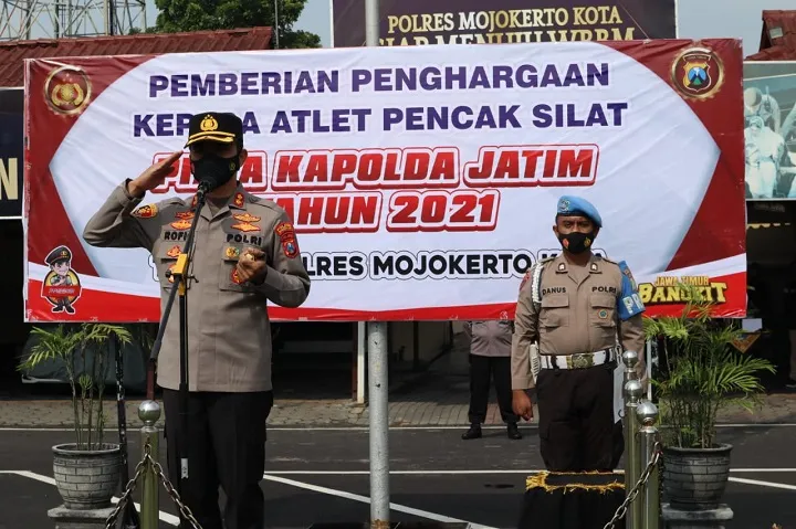 Kapolda Jatim Meninjau Posko DVI di RS Bhayangkara Tirta Yatra Lumajang
