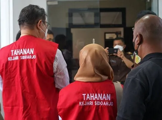 Kanwil DJP Jatim II Serahkan Dua Tersangka Penggelapan Pajak Rp 1,9 M ke Kejari Sidoarjo