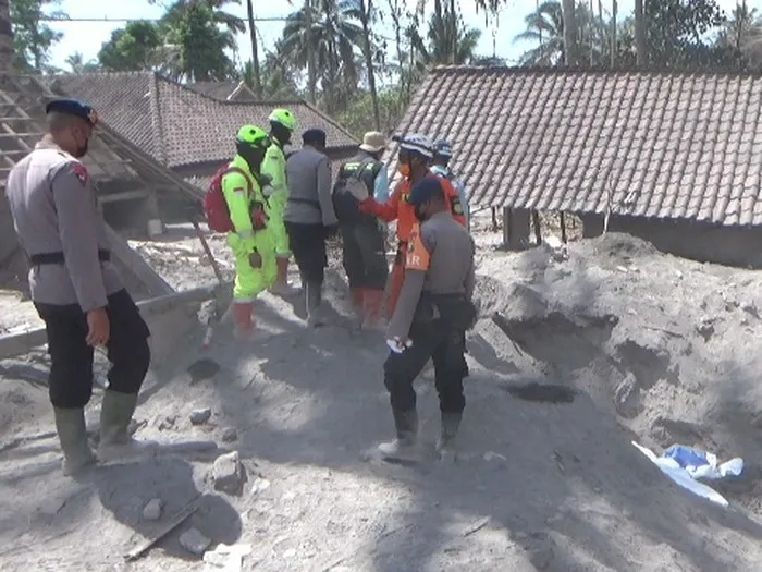 1 Korban Tewas Erupsi Semeru Kembali Ditemukan