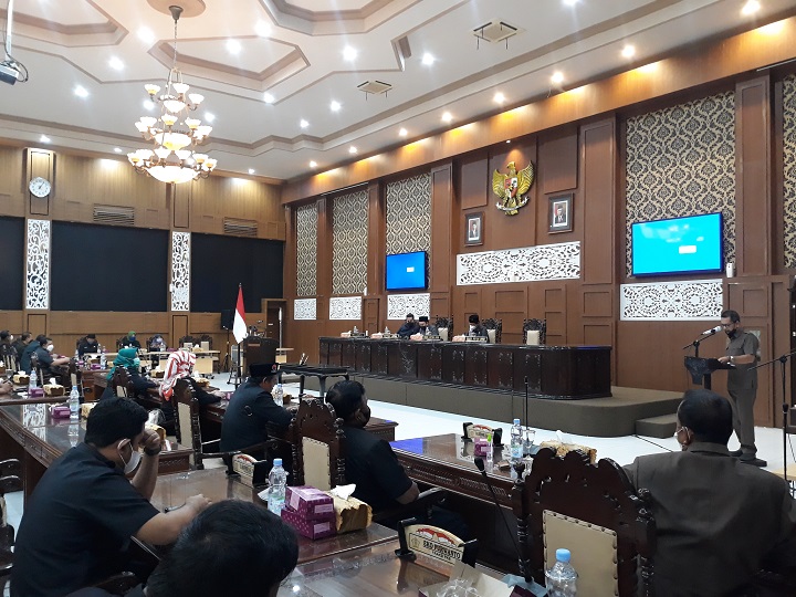 Tampak Suasana Rapat Paripurna DPRD. SP/KURNIAWAN